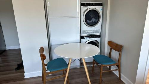 Milton Park Apartment | Great view 1BDRM APTR in heart of Montreal DWTN