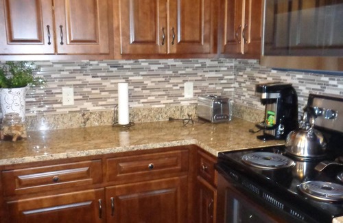 Chalet Village North Cabin | Great View & Location! 2 minutes to Gatlinburg & 7 minutes to Pigeon Forge