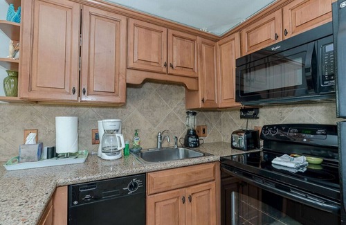 Galveston Apartment | Great Views! Heated Pools, Hot Tubs & Easy Beach A