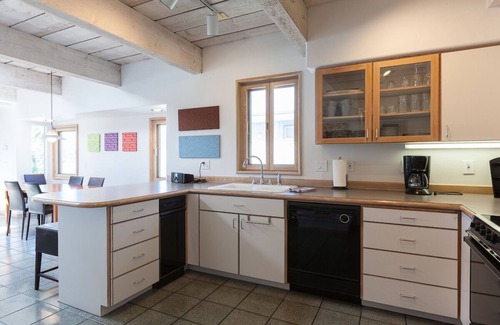 Hood River Condo | Great Views Of The Columbia Gorge and White Salmon River, A/C, Garage