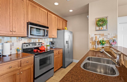 Jonestown Condo | Great Villa in the Hollows Resort, Beautiful Beach Club, Hiking Trails, 4 Pools!