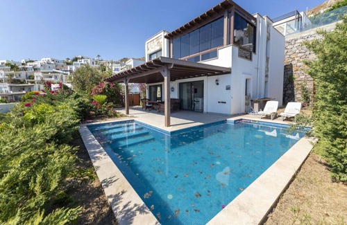 Kadıkale Villa | Great Villa with Private Pool in Bodrum near Beach