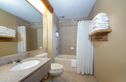 Niagara Falls Resort | Great Wolf Lodge Niagara Falls