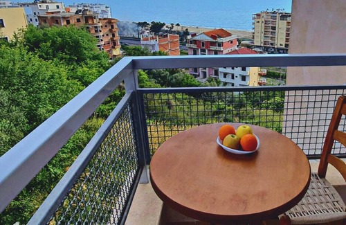 Shkembi i Kavajes Apartment | Green Apartment