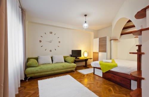 Obuda Apartment | Green Apartment