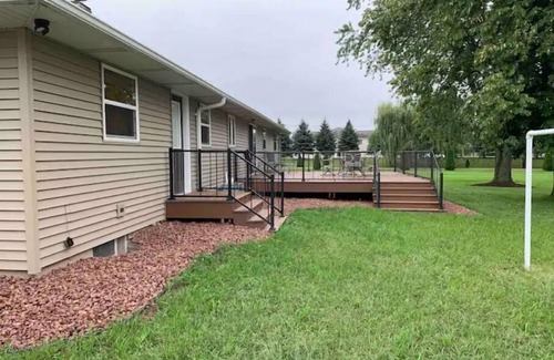 Bellevue House | Green Bay Central Location! Great Yard! Big Deck! Bike Trails! Dog Park!Private!