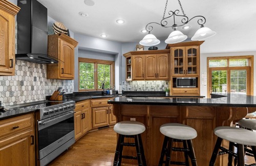 Green Bay Apartment | Green Bay Oasis - Private Resort