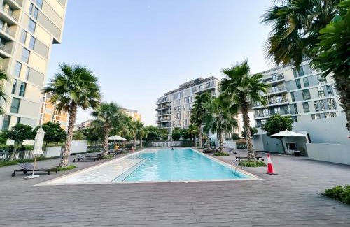 Dubai Apartment | Green community - Tennis, streetball - 15 mins sea