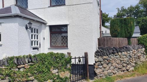 Bangor House | Green Cottage - Snowdonia