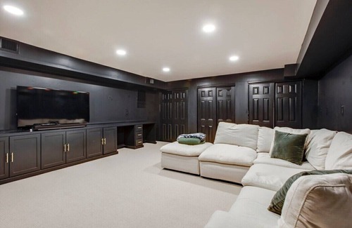Otter Creek House | Green Hills Family Gem, 20 Min to Downtown, Sauna!