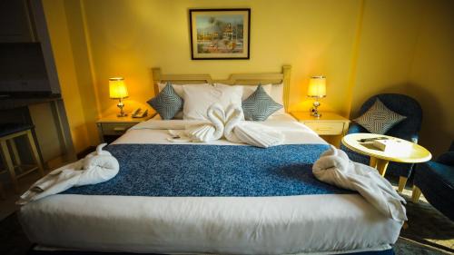 Al Mankhool Apartment | Green House Hotel Suites & Apartment