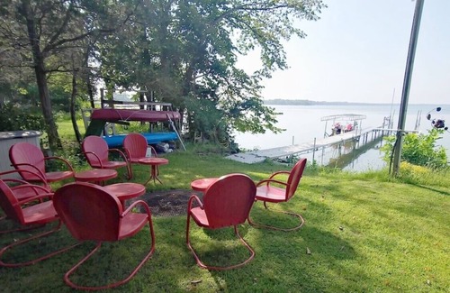 Spicer House | Green Lake Escape is an amazing home on the north shore of Green Lake in Spicer