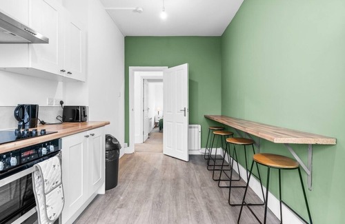 Hove Apartment | Green Luxe Grove | Brighton Central | 3 Beds
