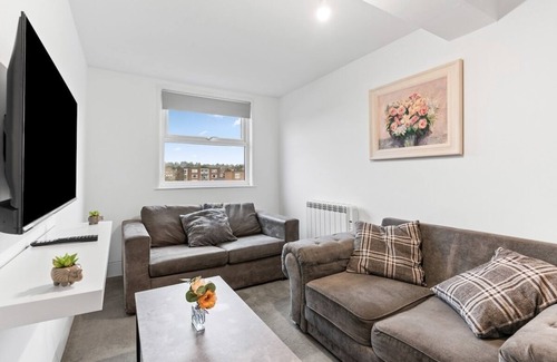 Hove Apartment | Green Luxe Grove | Brighton Central | 3 Beds