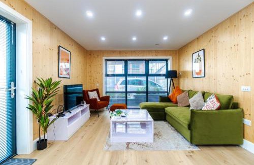 Hove House | Green Mews 3 with Free Parking - By My Getaways