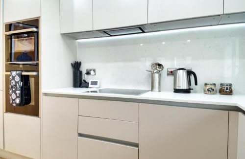 Hove House | Green Mews 3 with Free Parking - By My Getaways