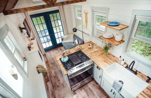 Jamaica Apartment | Green Mountain Tiny House: a mountainside retreat