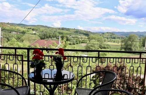 Republika Srpska House | Green River Rooms