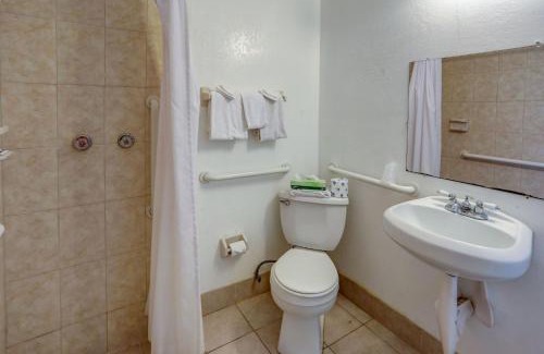 Hollywood Lakes Hotel | Green Seas Motel