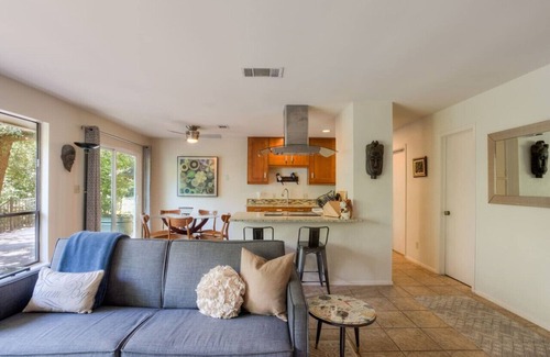 Barton Hills House | Greenbelt Access & Views, Close to DT