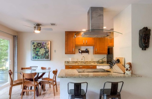Barton Hills House | Greenbelt Access & Views, Close to DT