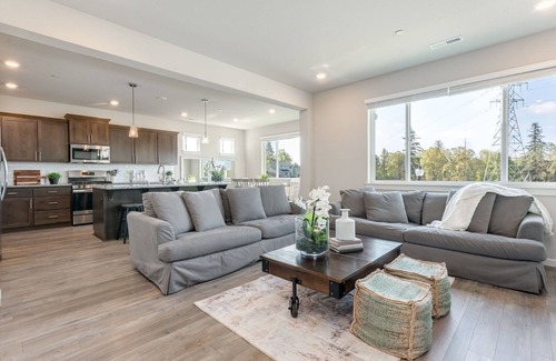 Carver House | Greenbelt Camas Retreat with Pool, Spa & Office