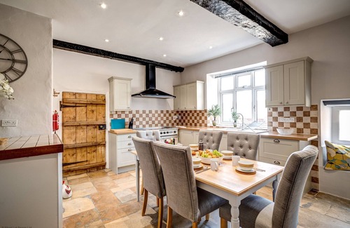 Kidlington Apartment | Greenhill Farmhouse | Cotswolds Holiday Let | 6 Beds & Sleeps 12