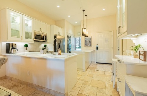 Naples Condo | Greenlinks/Lely Condo-1st flr,end unit,Bldg.100/3BR,3BA ensuites/Upscale,Newly Renovated w/lk view