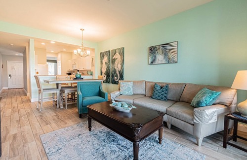 Naples Condo | Greenlinks/Lely - Vibrant coastal flair condo w/office space-Grounds/lake views-Resort Amenities