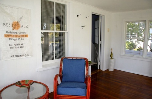 Pipes Cove House | Greenport/West Dublin Stylish Beach House-1/2 Block From the Beach