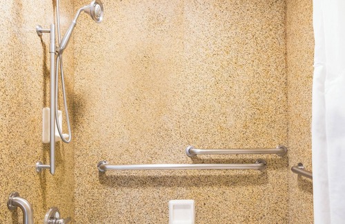Pacific Beach Hotel | GreenTree Inn San Diego Mission Bay