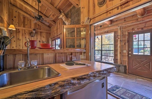 Greer Cabin | Greer Lodge- Guest Quarters