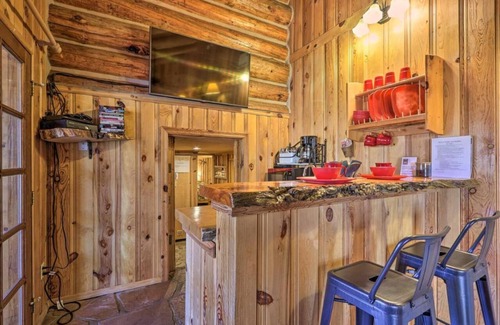 Greer Cabin | Greer Lodge- Guest Quarters