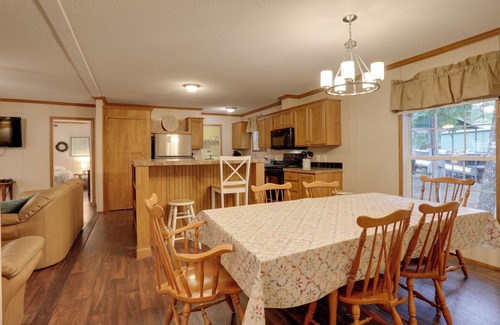 Greers Ferry Cottage | Greers Ferry Lake Access: Cabin w/Boat Slip!