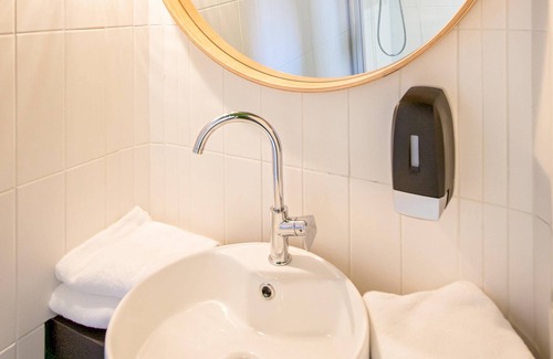 Salon-de-Provence Hotel | Greet Hotel Salon De Provence