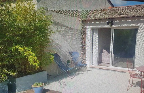 Greoux-les-Bains House | GREOUX LES BAINS Maisonette T2 with terrace and private parking