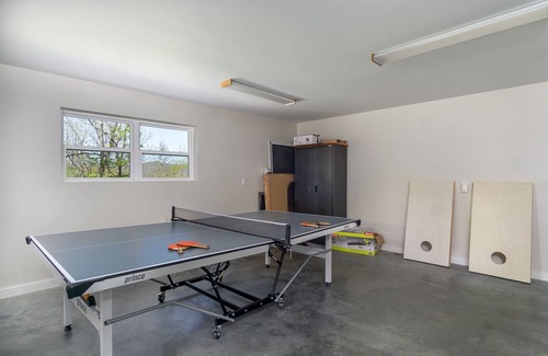 Black Mountain House | Grey Eagle Lodge | Pet Friendly, Deck & Game Room 10 Min. from Black Mtn