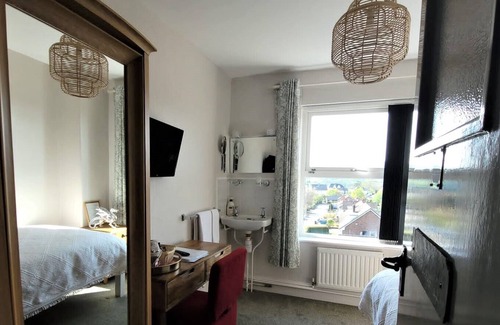 Llandrindod Wells House | Greylands Guest House