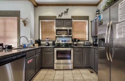 Gatlinburg RV Rental | Greystone, Hot Tub, Game Room, FREE Attraction tickets each paid day, Pool Table