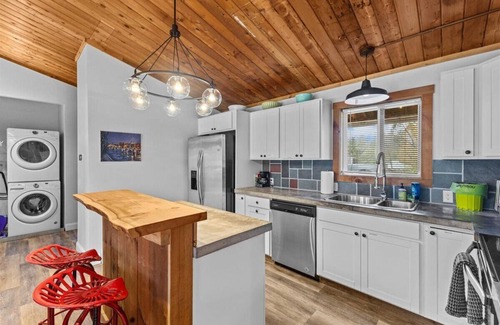 Stowe Area Ski Chalet | Griffin Country Lodge, Chalet 4 ~ a mile to Stowe Resort