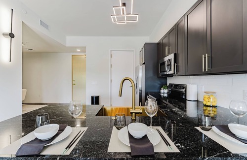 Hollywood Resort | Griffin's Apartment
