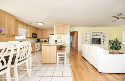 North Carolina Coast House | "Griffin's Surf Shack" PF & 2 blocks to the SURF!