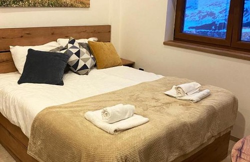 Lisina Apartment | Grizzly Milmari