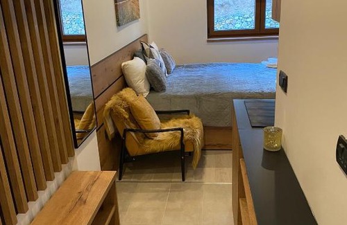 Lisina Apartment | Grizzly Milmari
