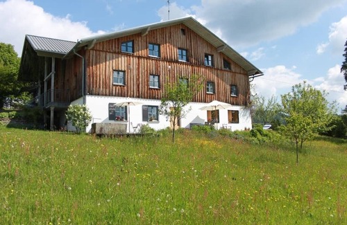 Marchhauser Apartment | Große Ferienwohnung "hermann Lenz" im Großzügigen Landhaus