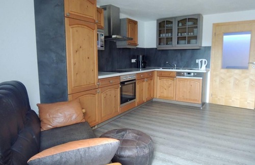 Zwolfhauser Apartment | Große Ferienwohnung (140qm) mit drei Schlaf- und einem Kaminzimmer