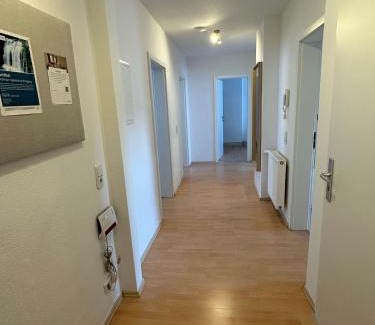 Ilversgehofen Apartment | Große Ferienwohnung für Gruppen und Familien bis 8 Personen mit Balkon