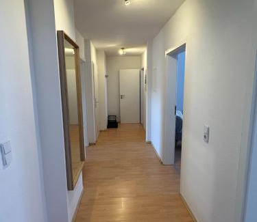 Ilversgehofen Apartment | Große Ferienwohnung für Gruppen und Familien bis 8 Personen mit Balkon