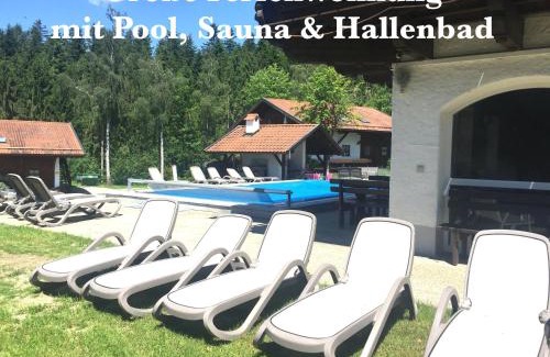 Hauzenberg Apartment | Große FeWo mit Pool Sauna & Hallenbad in Ferienanlage Bayerischer Wald