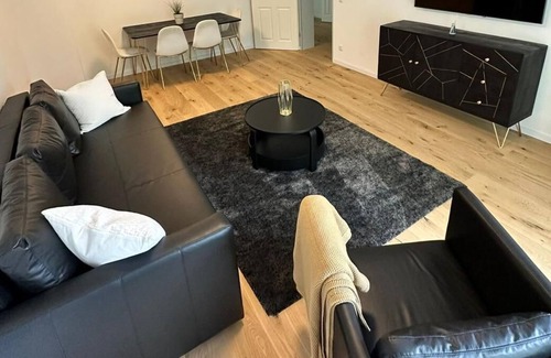 Dunnwald Apartment | Große Gemütliche Wohnung mit Waldblick